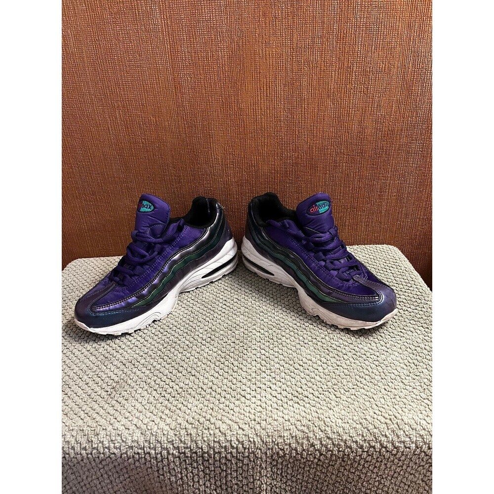 Nike Air Max 95 SE (GS) Metallic Purple Shoes Youth US Size 6.5Y - AJ1899-500 - Picture 2 of 5